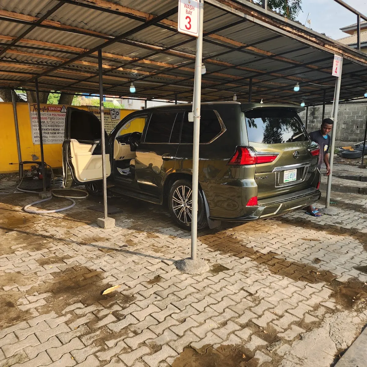 Turbine’s carplace (car wash/car sales), photo